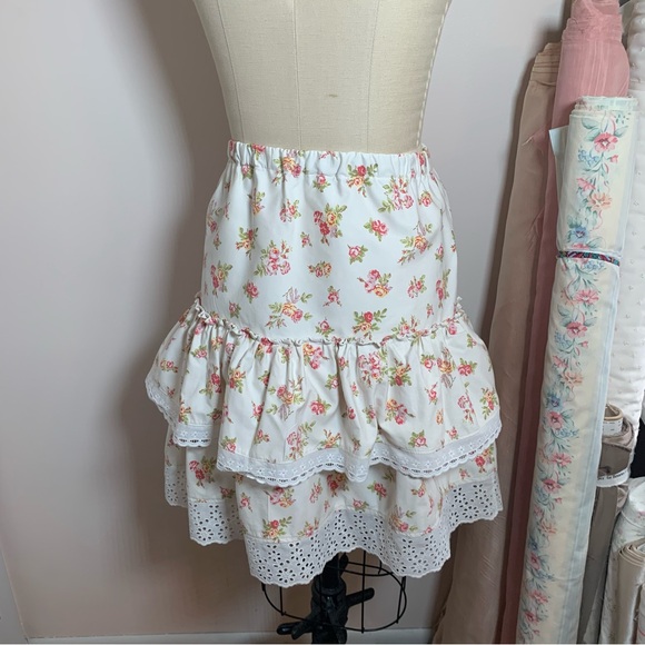 HANDMADE Ruffly Roses Mini Skirt - Picture 8 of 9
